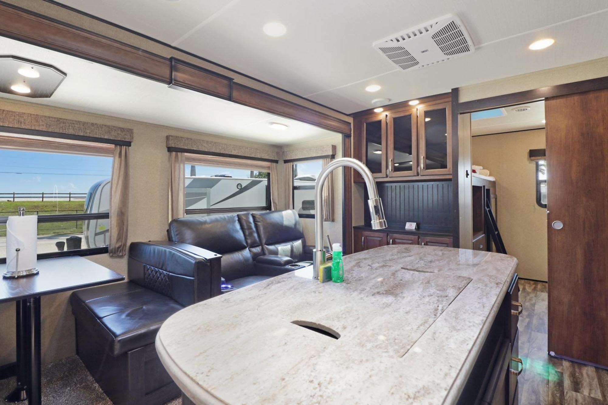 Vacation Camper 2 Bedroom No Pets