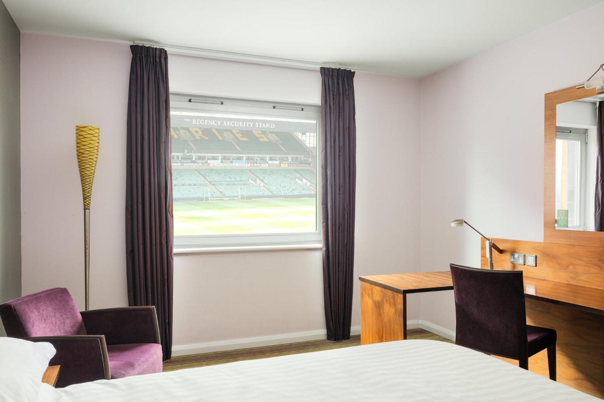 Standard King Room Pitch View