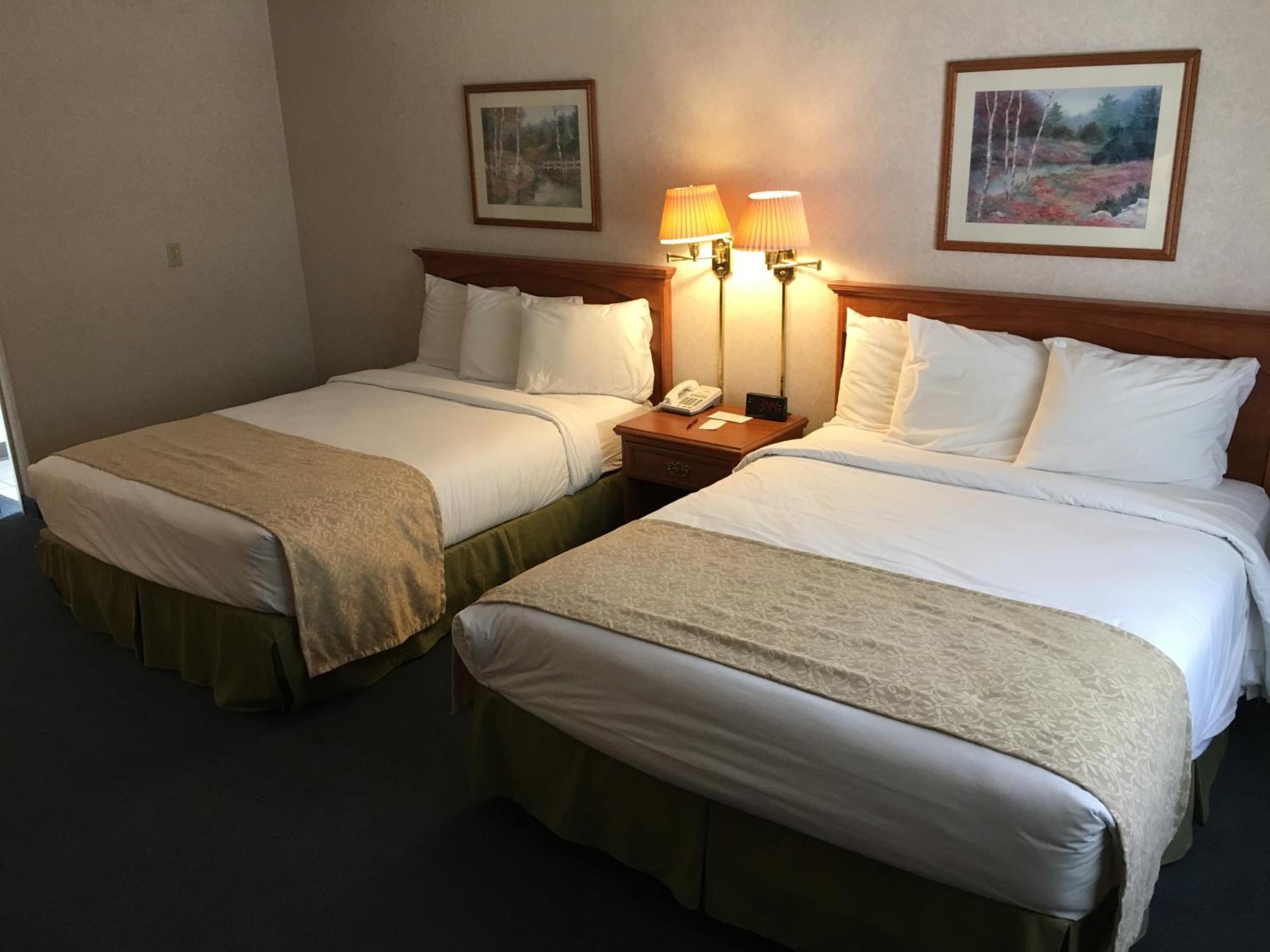 Queen Suite Two Queen Beds