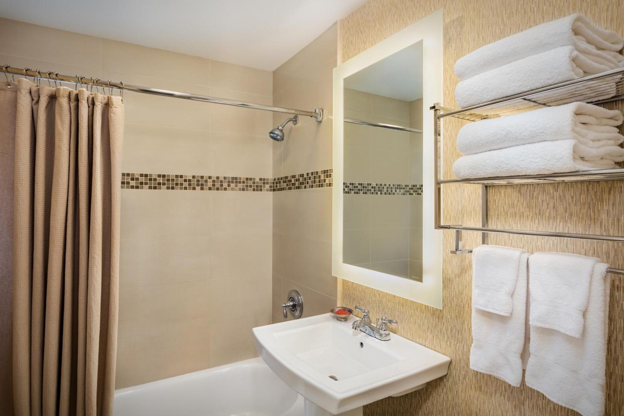 Resort Room 1 King