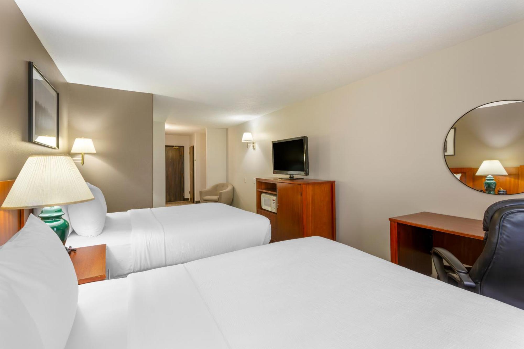 Queen Suite with Two Queen Beds - Non-Smoking
