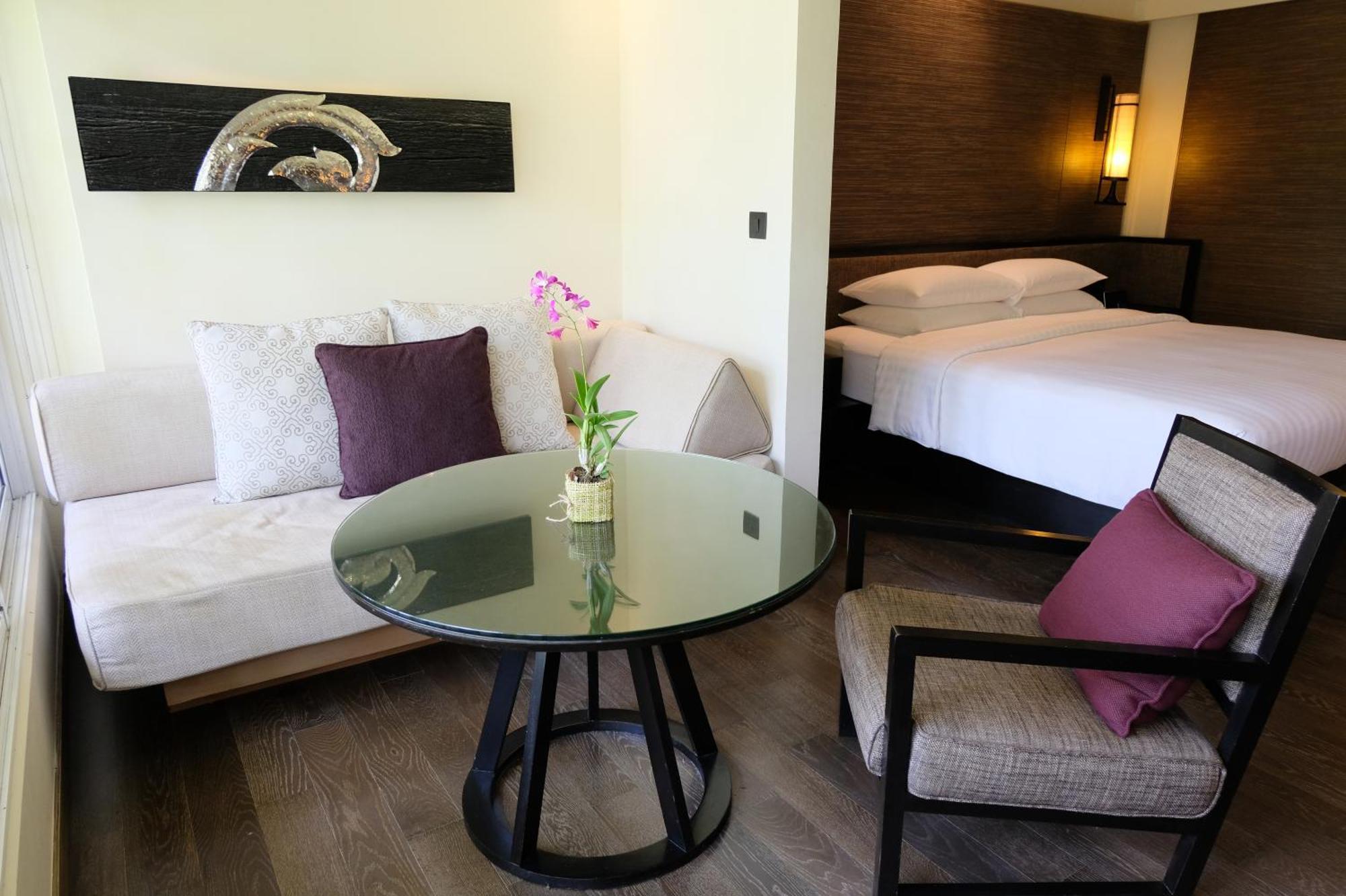 King Room Club Access,1589432531:JPEG