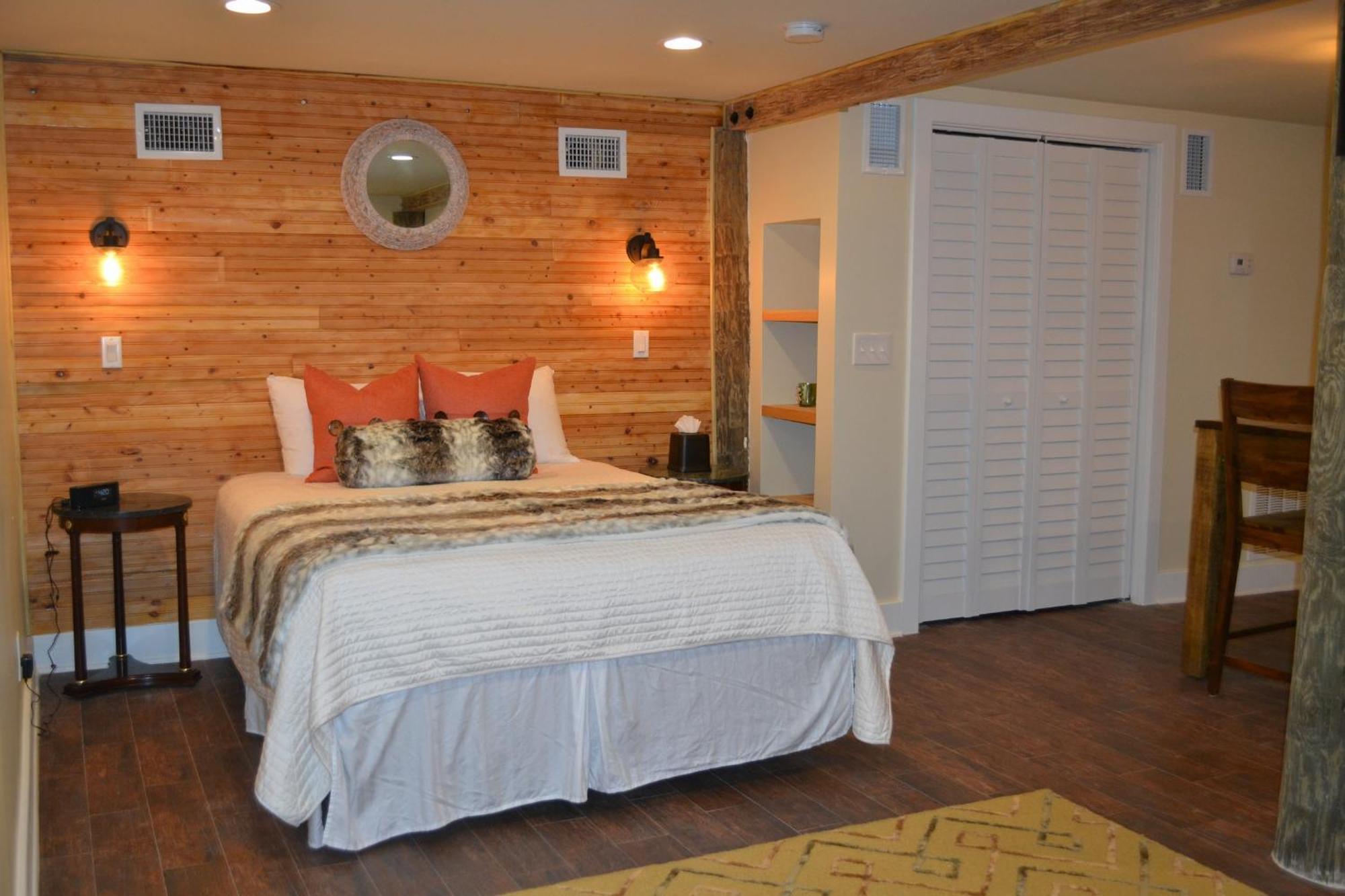 King Suite Patio Sandpiper