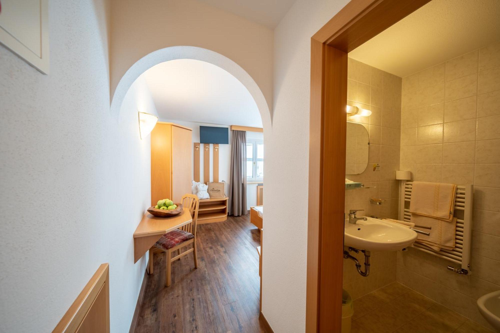 Budget Double Room Annex Residence Hotellino 50m