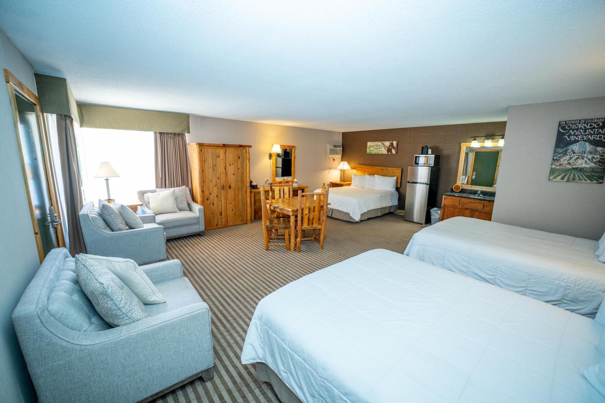 3 Queen Room Non-Pet Friendly