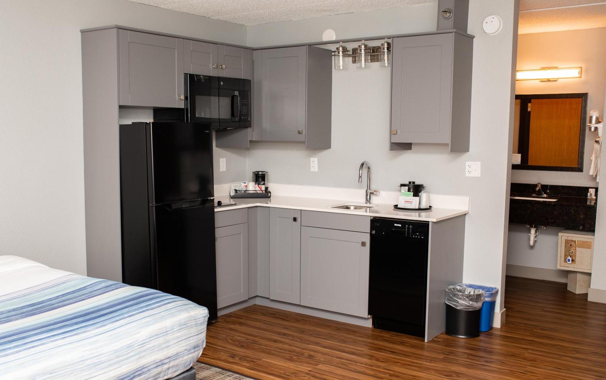 King Suite Kitchenette Non-Smoking