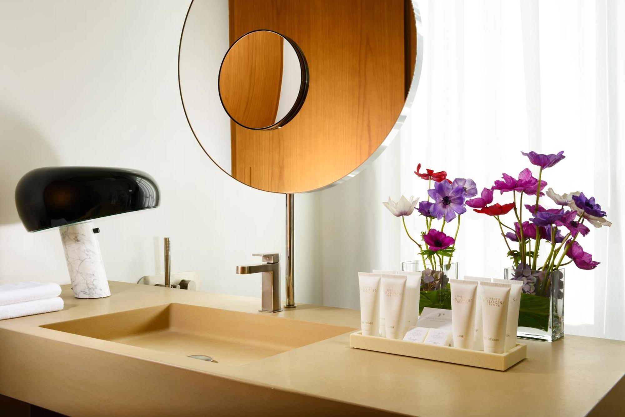 Noble Suite