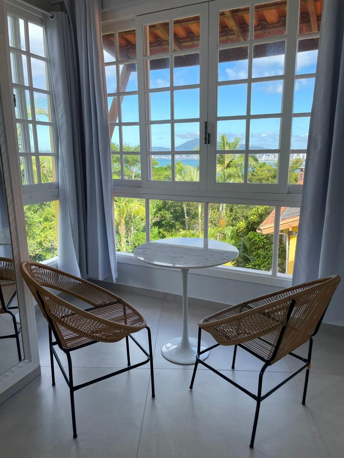 Deluxe Queen Suite