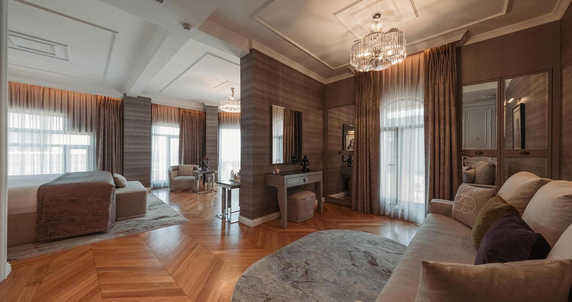 Corner Suite Sea View