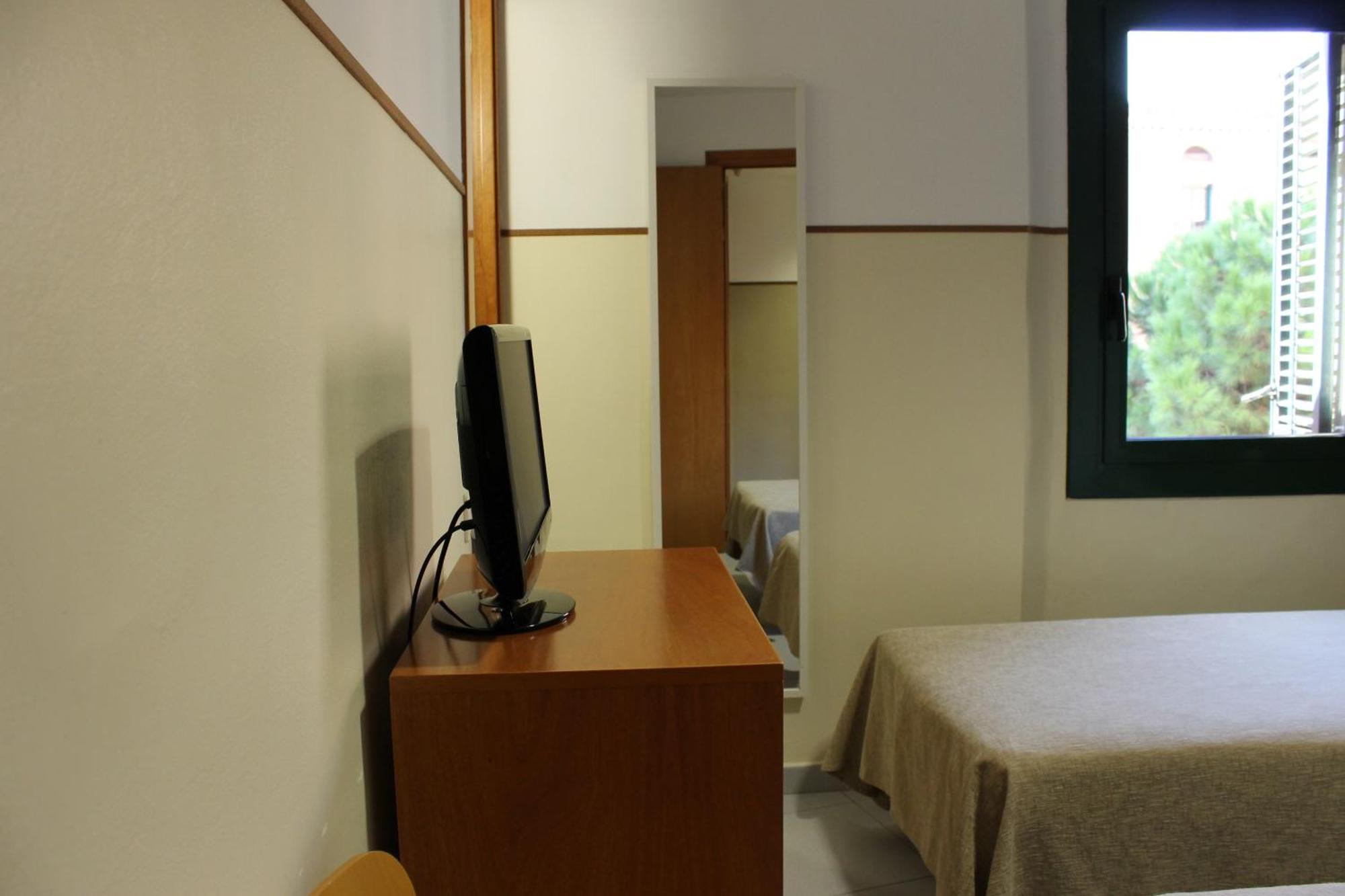 Basic Twin Room
