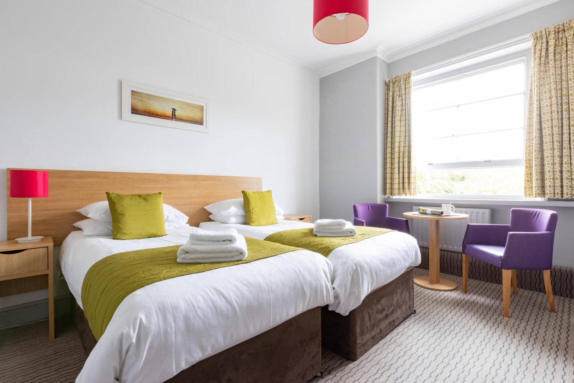 Standard Twin Room