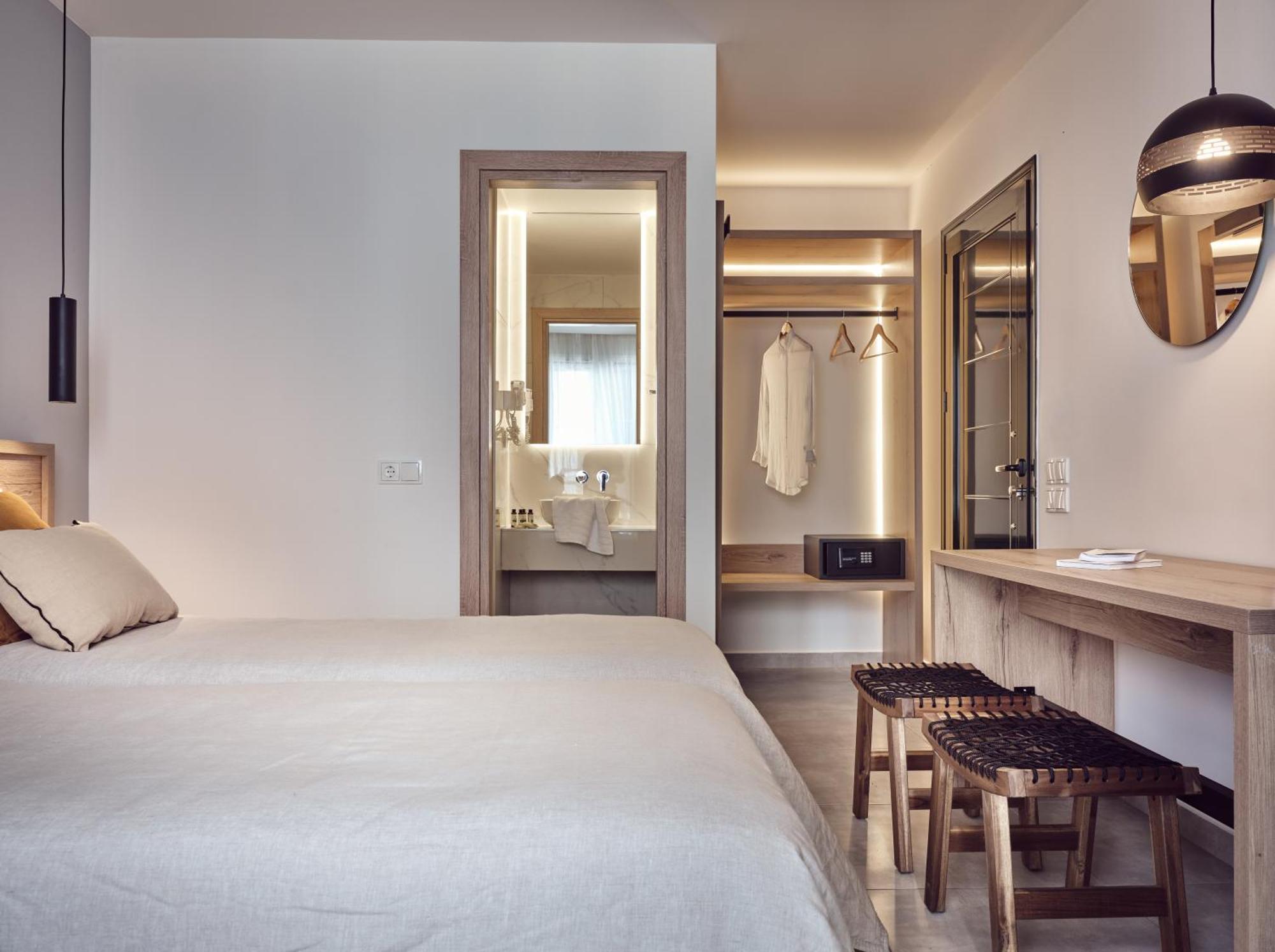 Deluxe Double or Twin Room Balcony