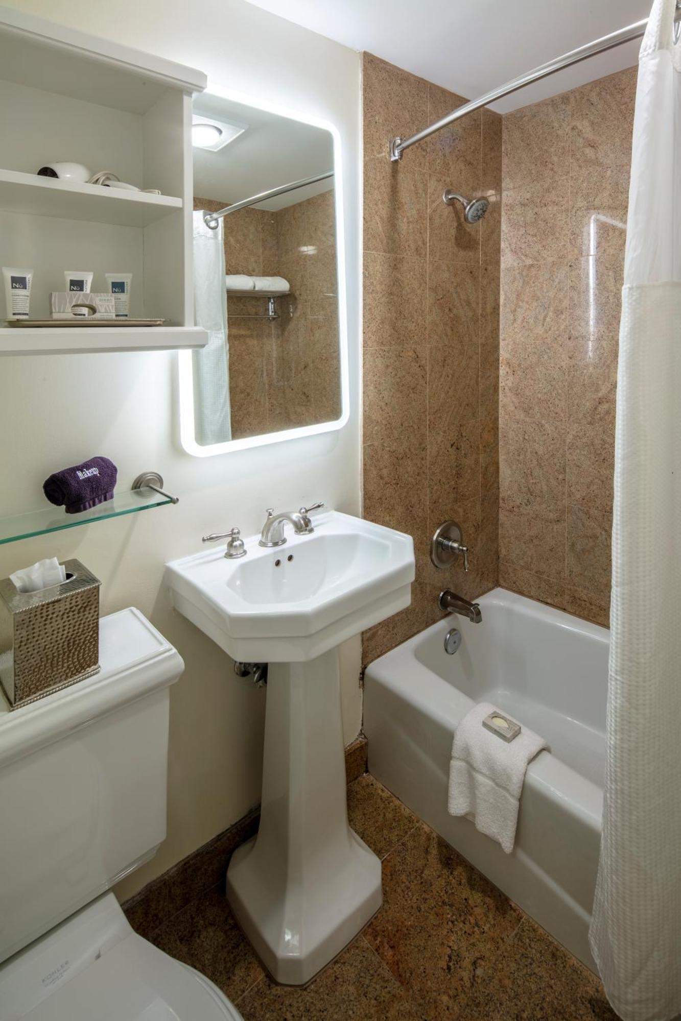 2 Double Beds Non-Smoking
