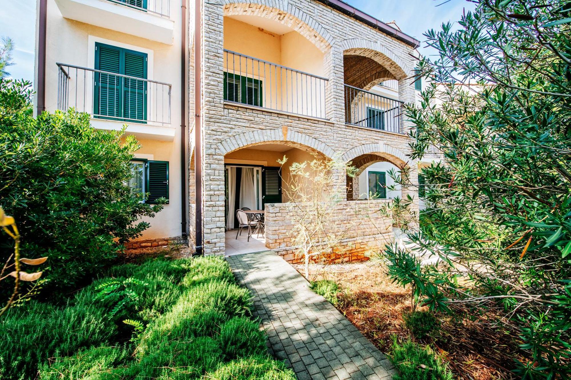 Comfort One-Bedroom Apartment (4 Adults)