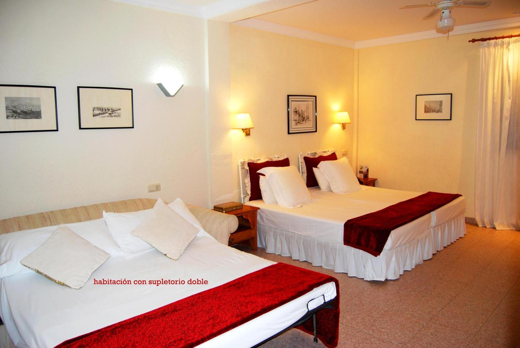 Triple Room