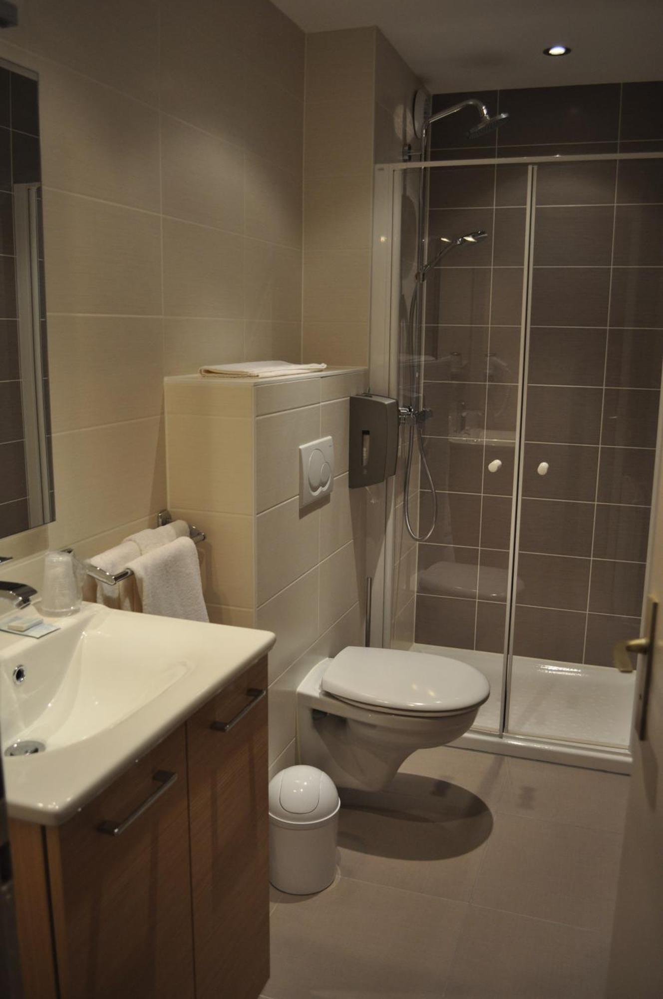 Double Room,1615654736:JPEG