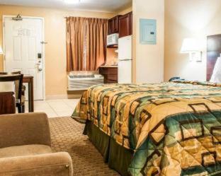Efficiency Double Room Two Double Beds Smoking