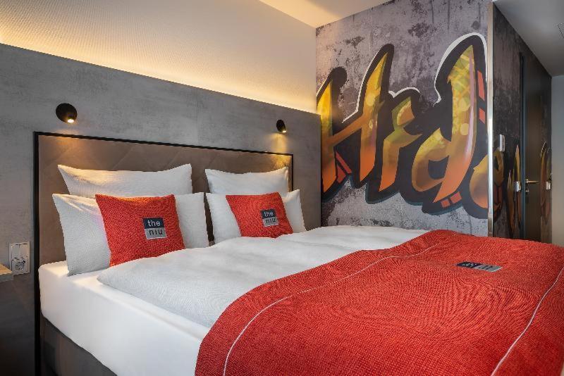 Standard Queen Room Accessible