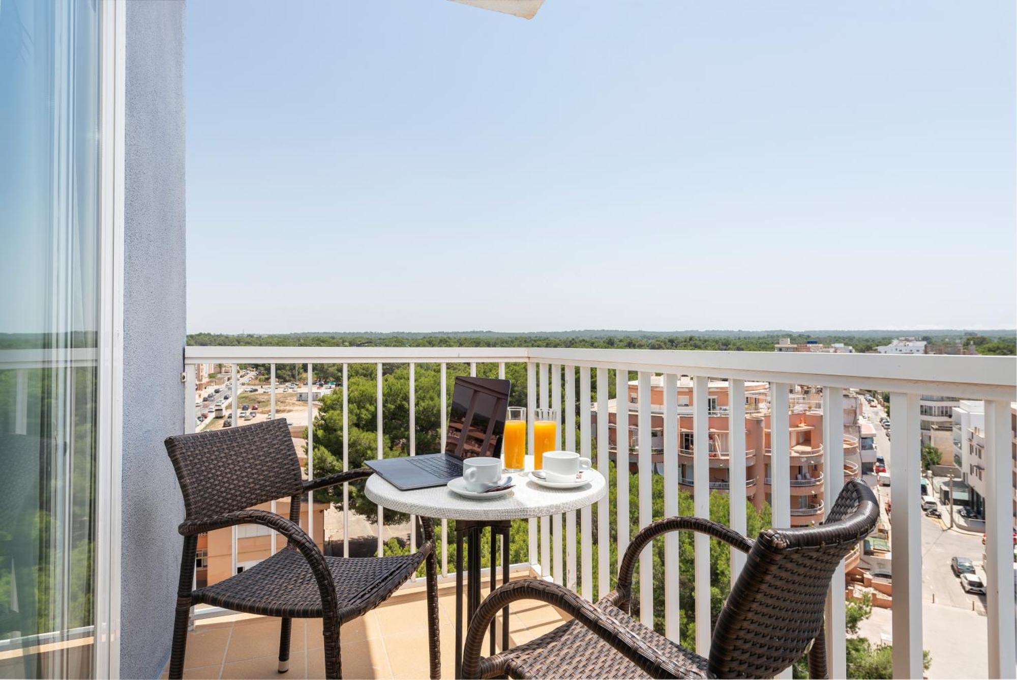 Double or Twin Room Balcony