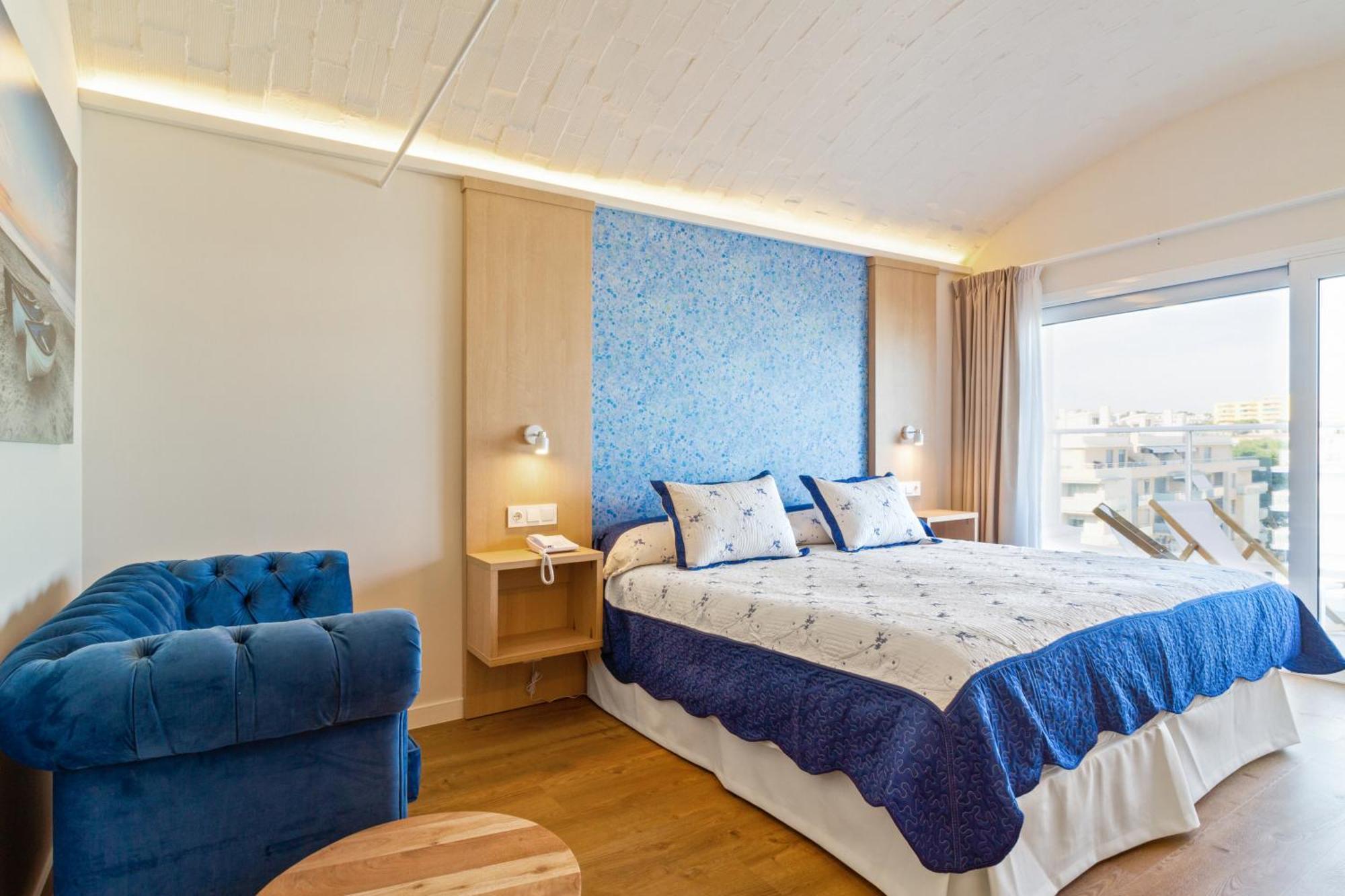 Deluxe Double Room Side Sea View