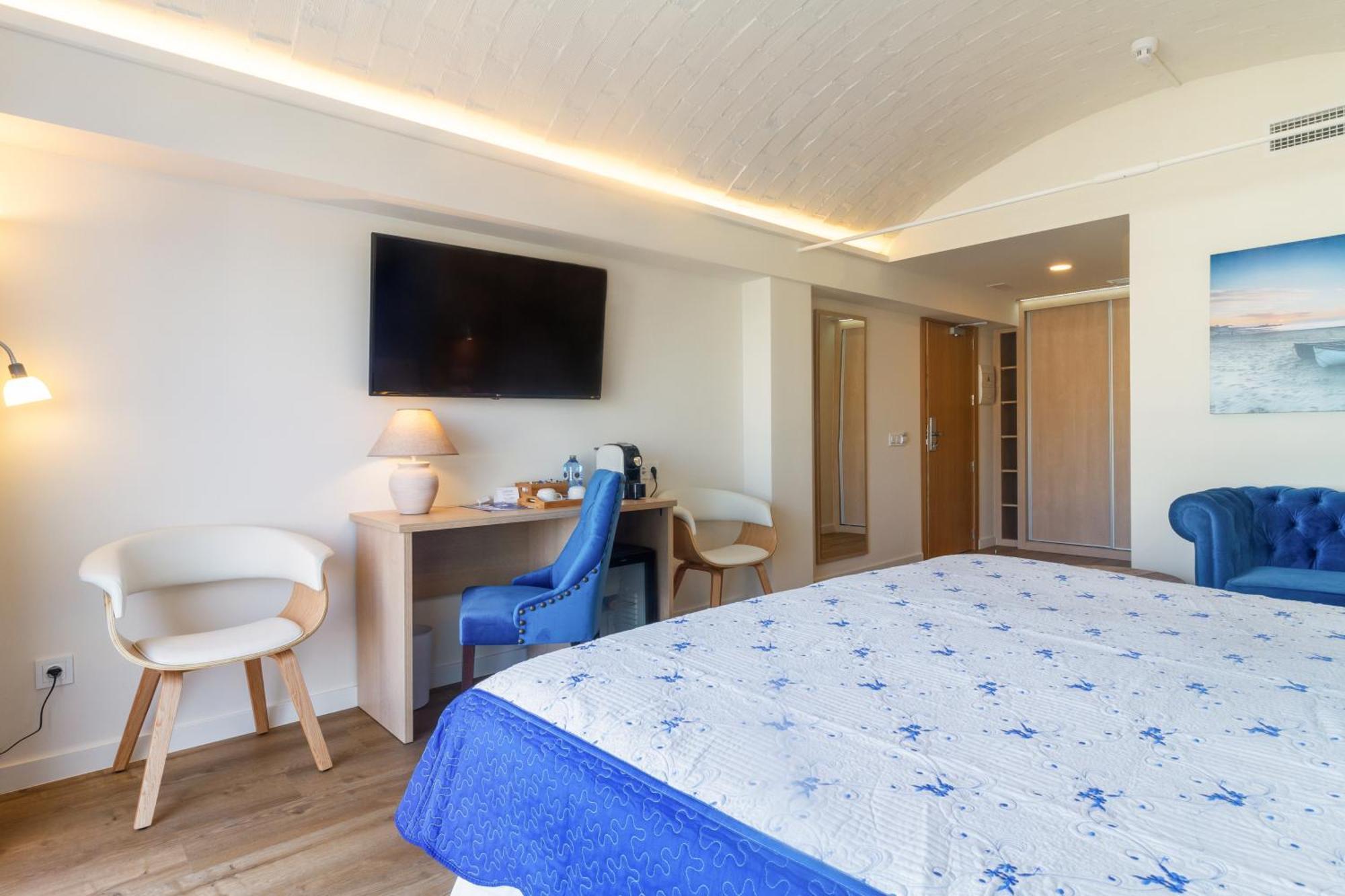 Deluxe Double Room Side Sea View