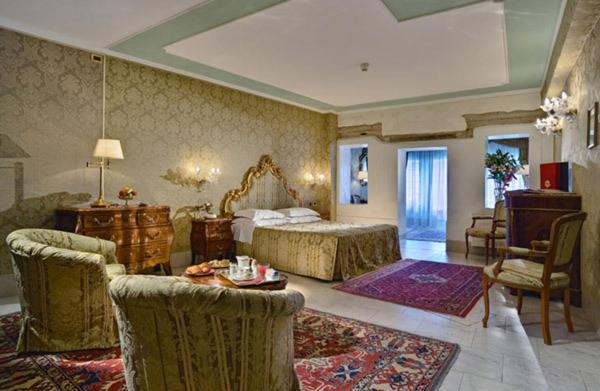 Junior Suite Canal View