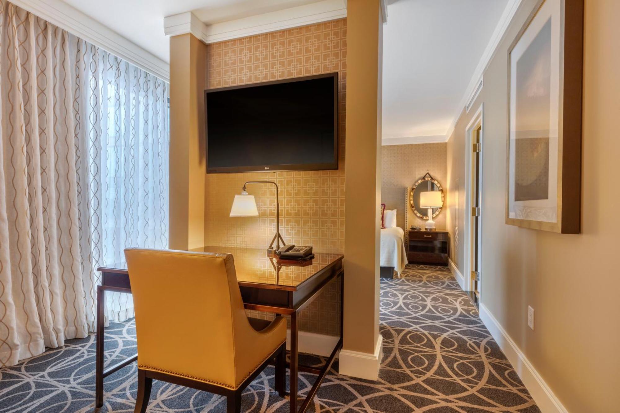 Premier Executive Room 1 King Bed