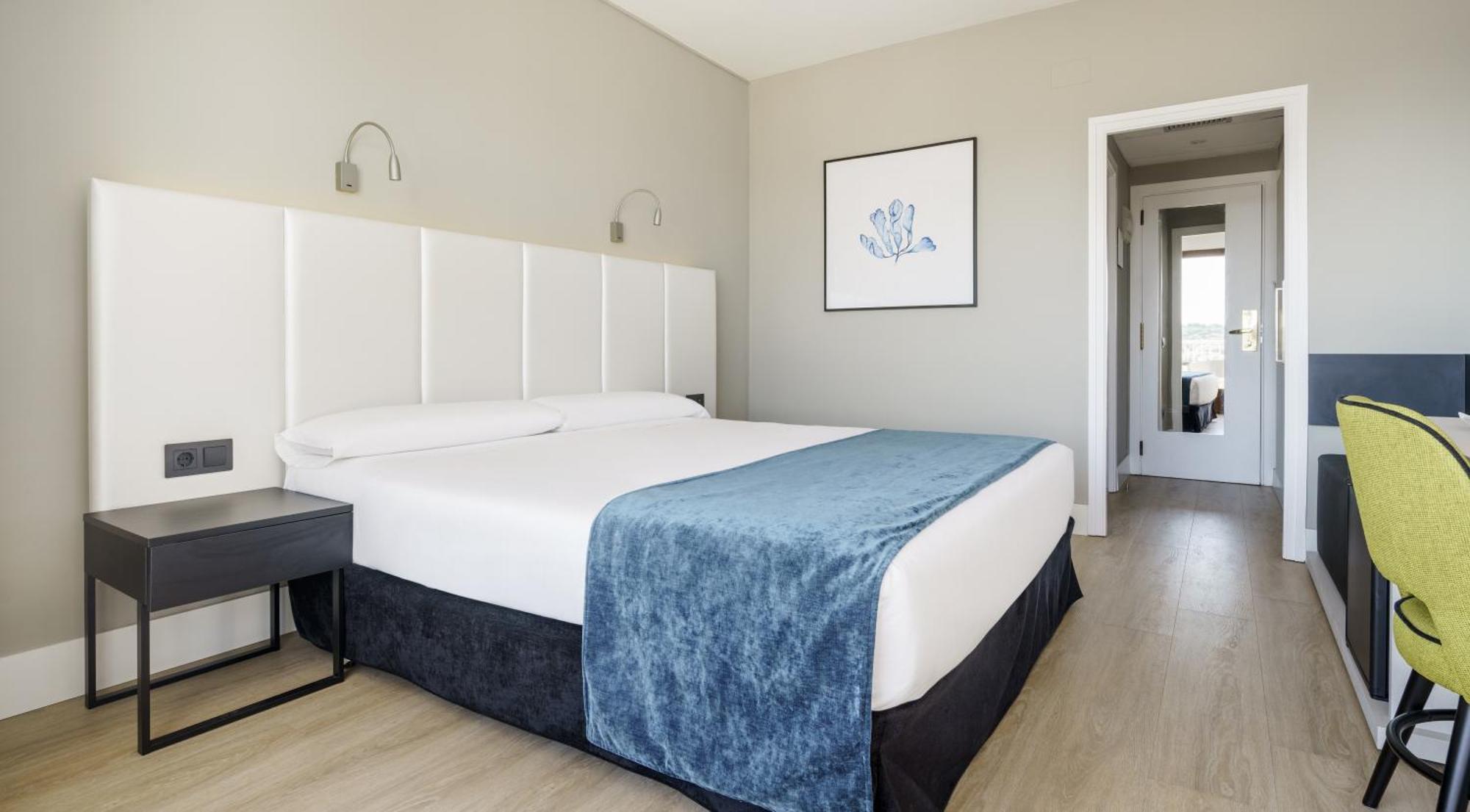 Standard Double or Twin Room Sea View