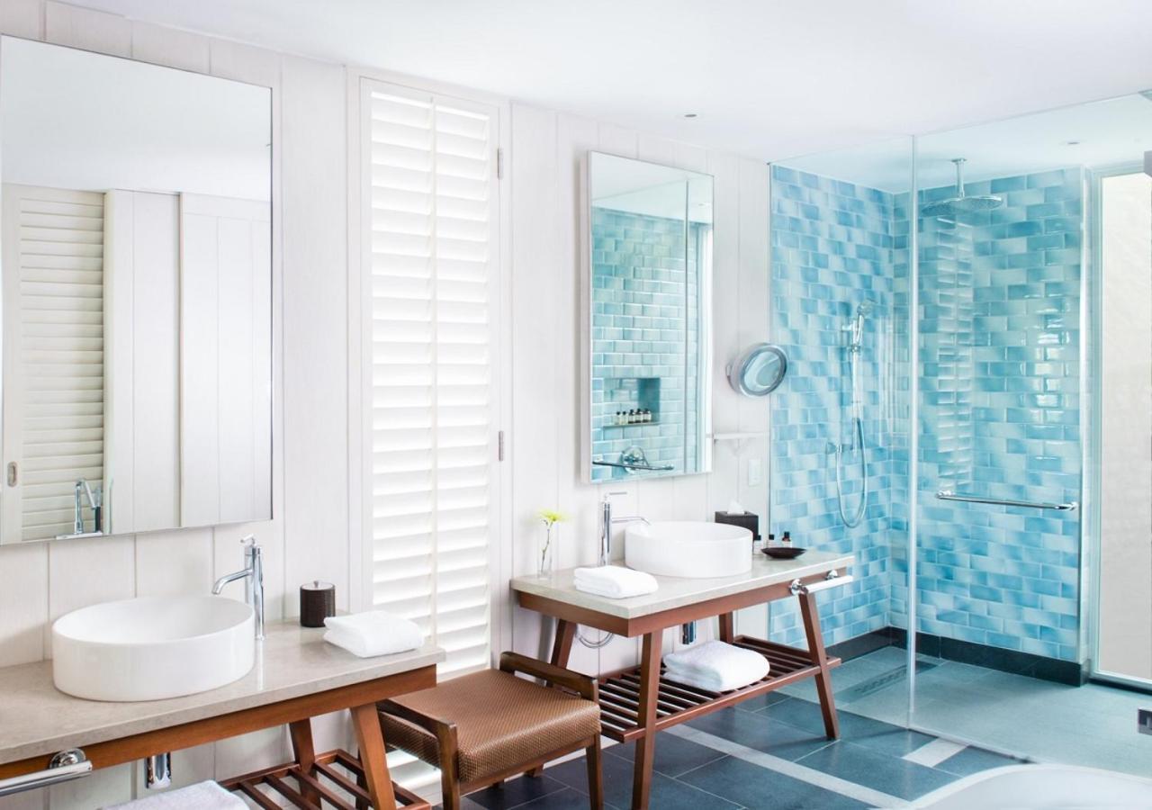 Quarto Queen com 2 Camas Queen-size e Vista do Mar