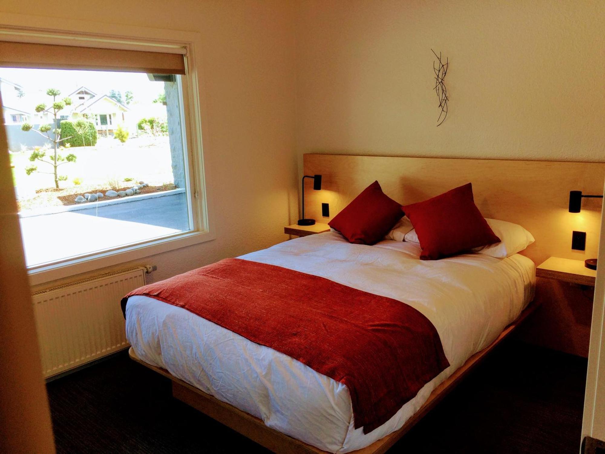 Cascades Deluxe Queen Studio