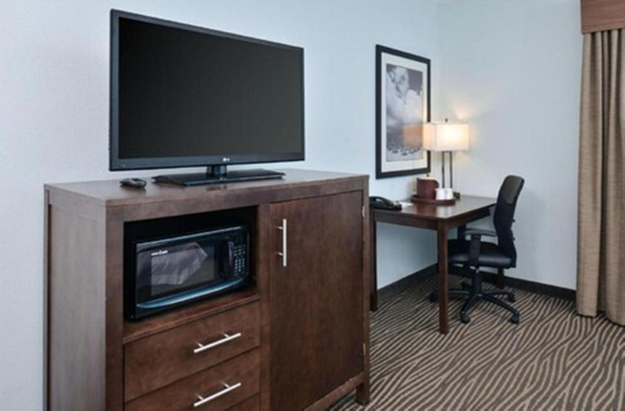 King Room Mobility Access or Non-Smoking