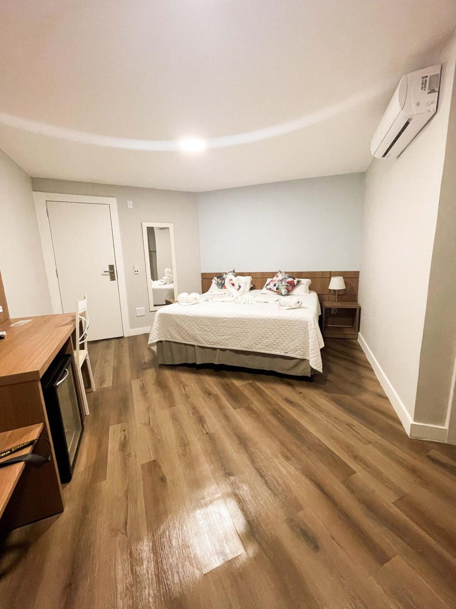 Quarto Duplo Standard