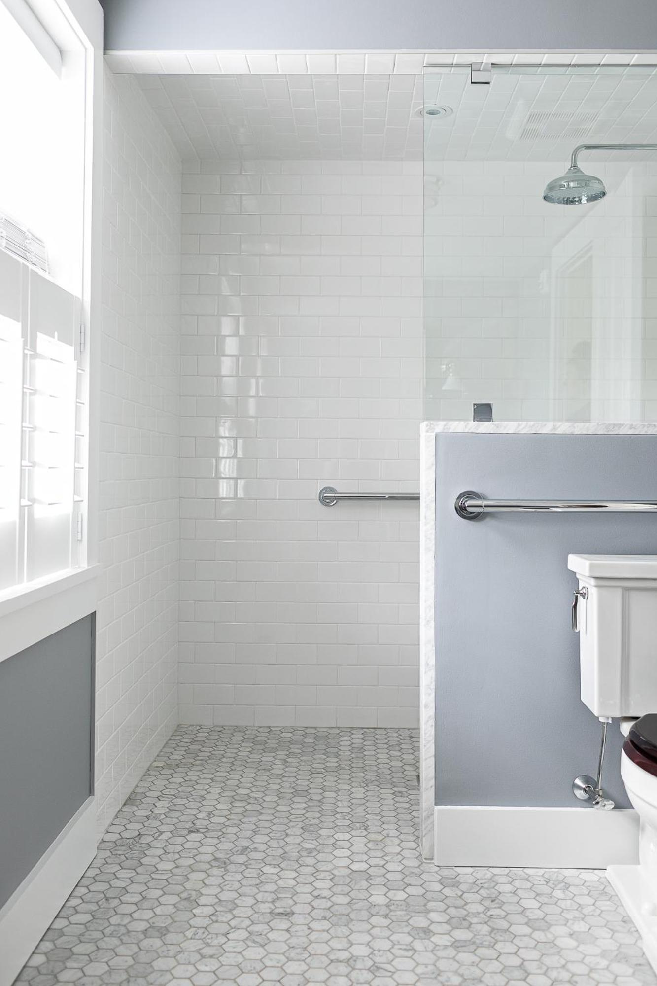 King Room with Roll-In Shower - Disability Access