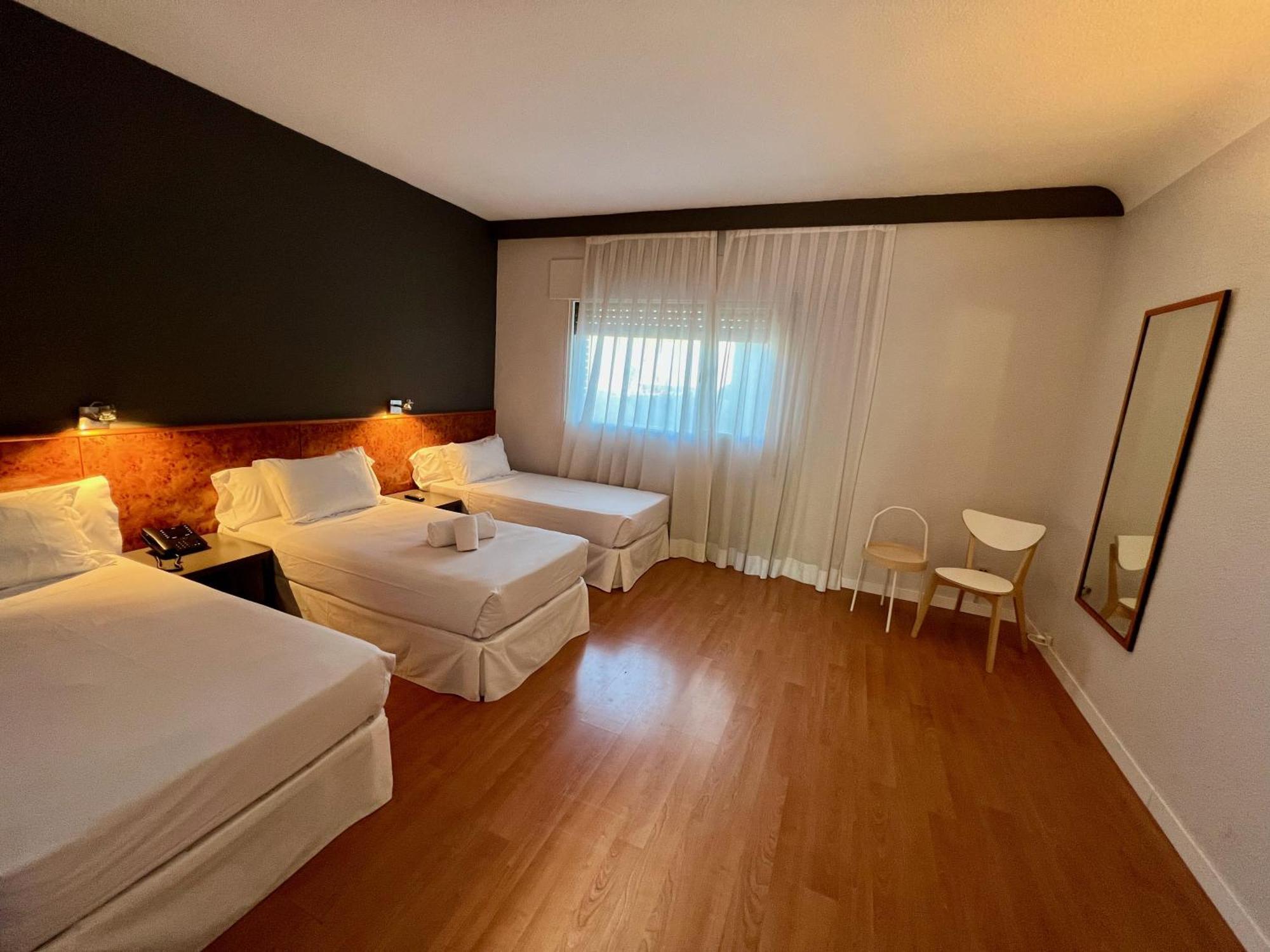 Triple Room Single Beds,1627992471:JPEG