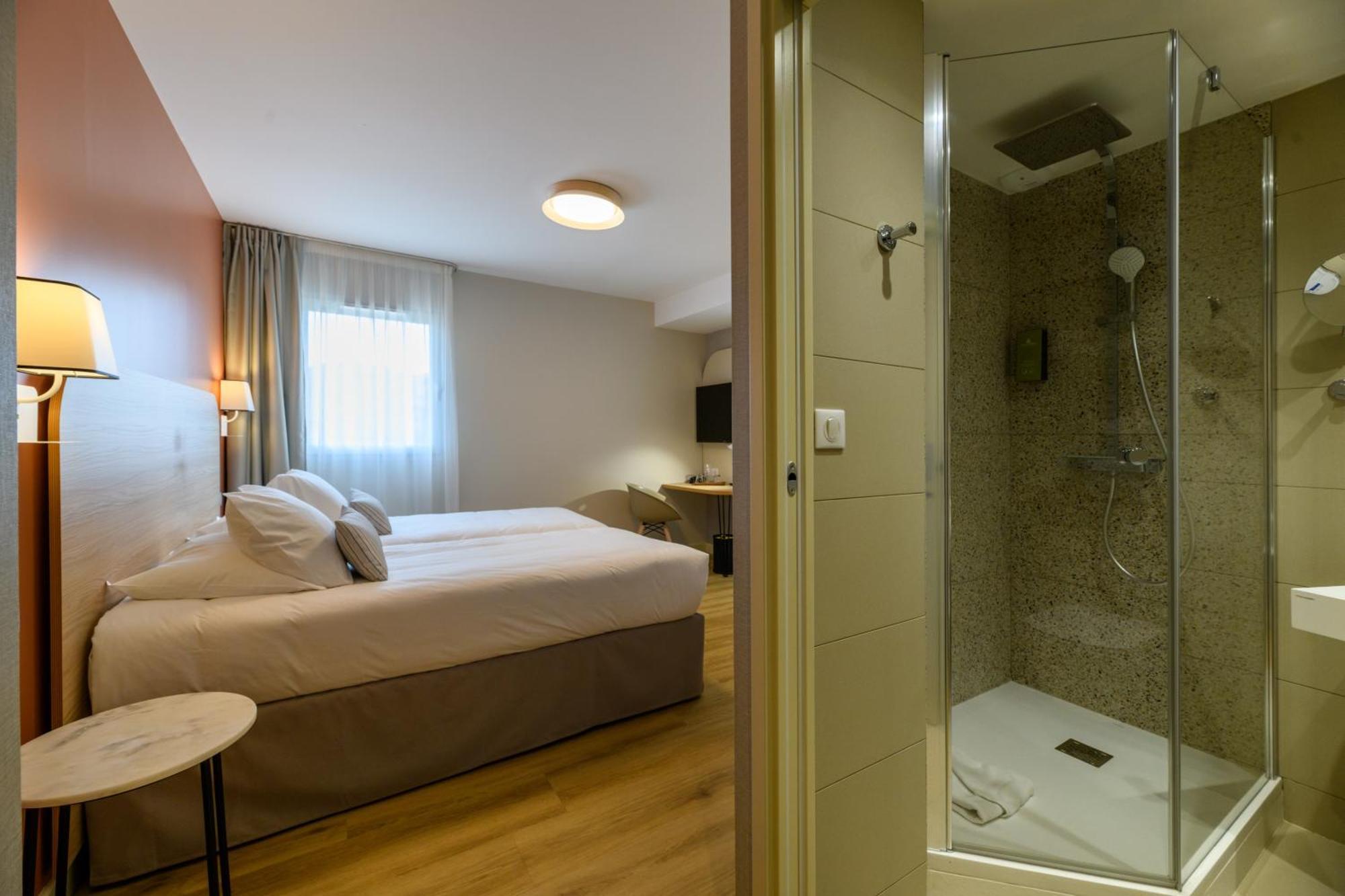 Two Bedroom Apartment 2 Bathrooms