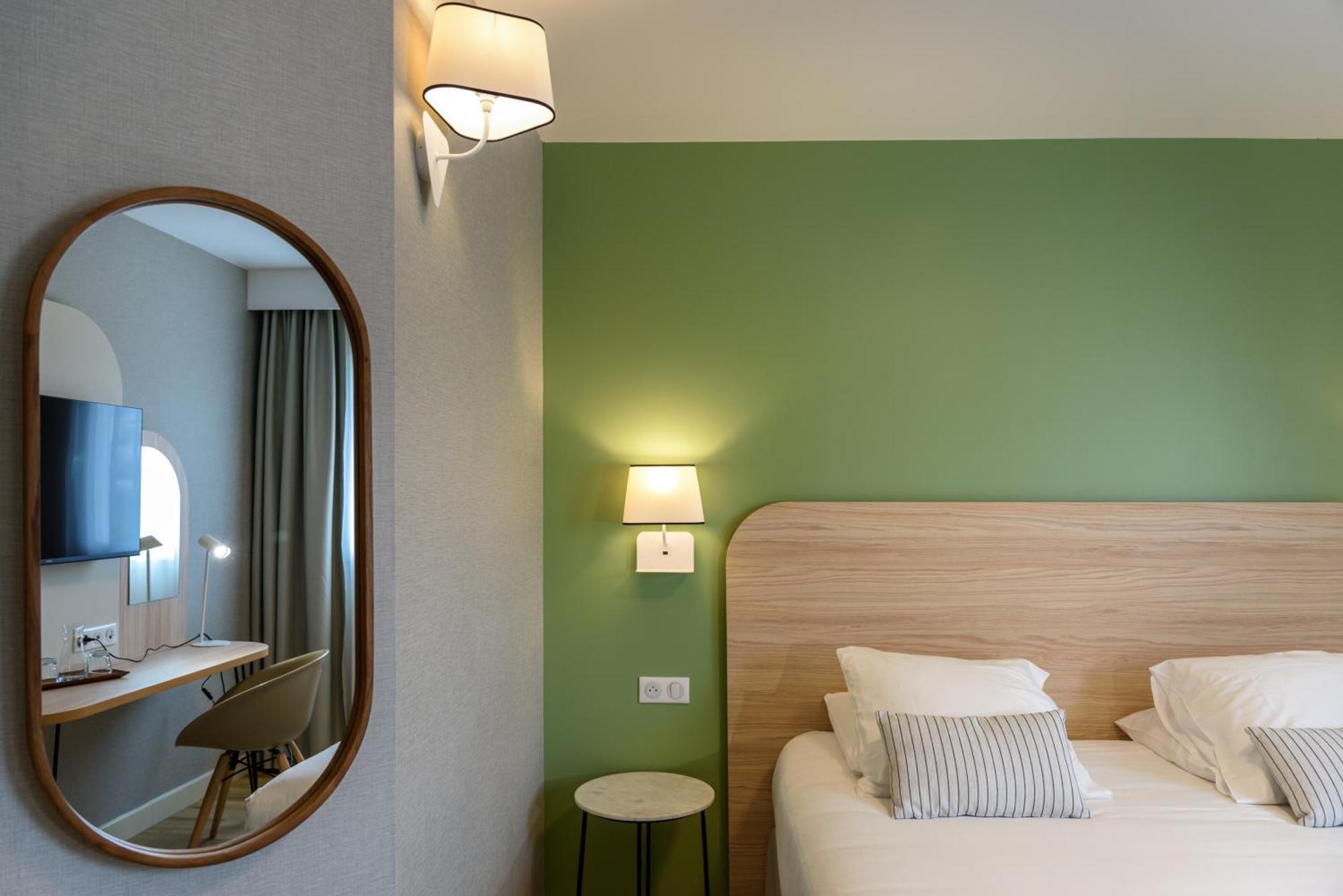 Two Bedroom Apartment 2 Bathrooms