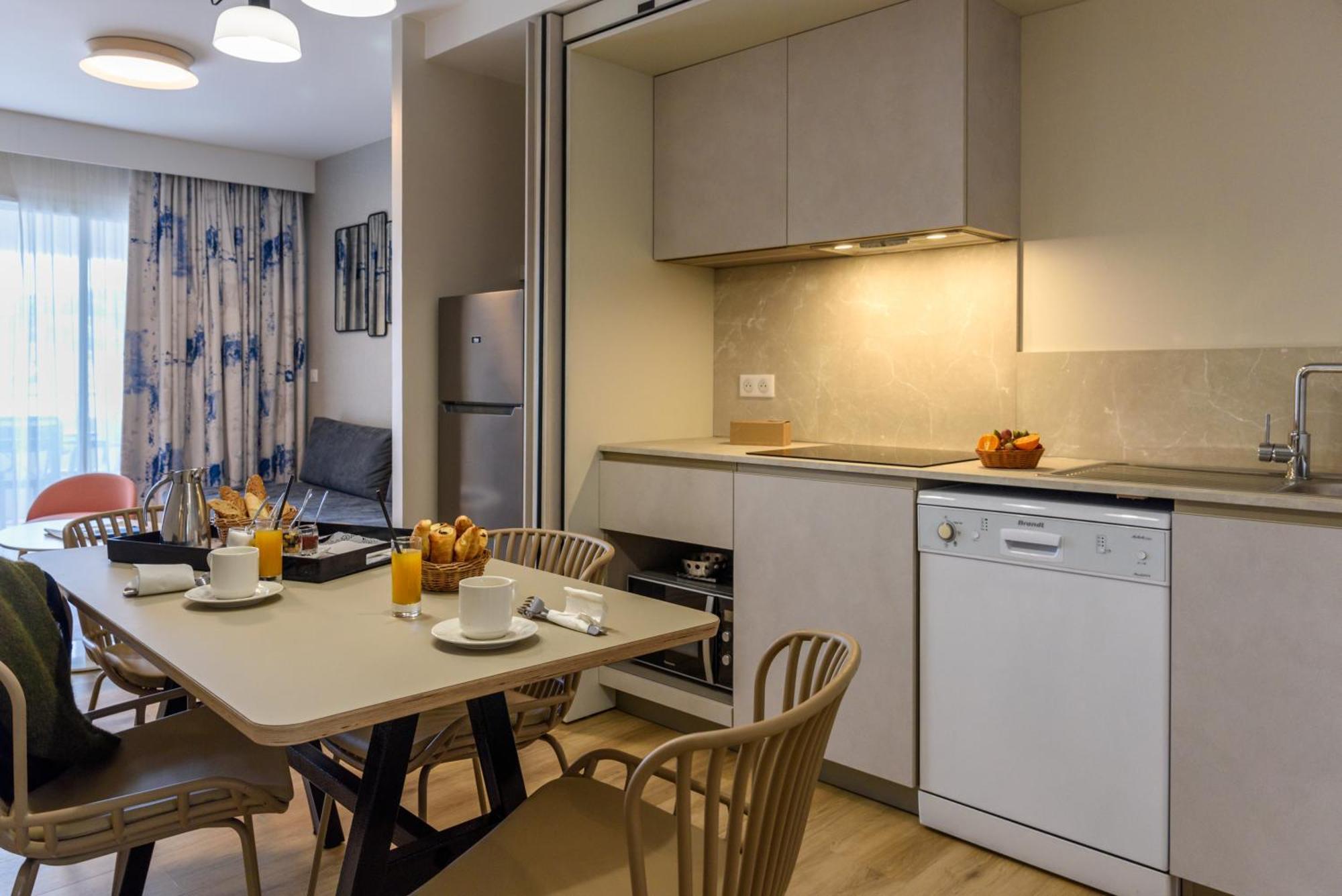 Two Bedroom Apartment 2 Bathrooms
