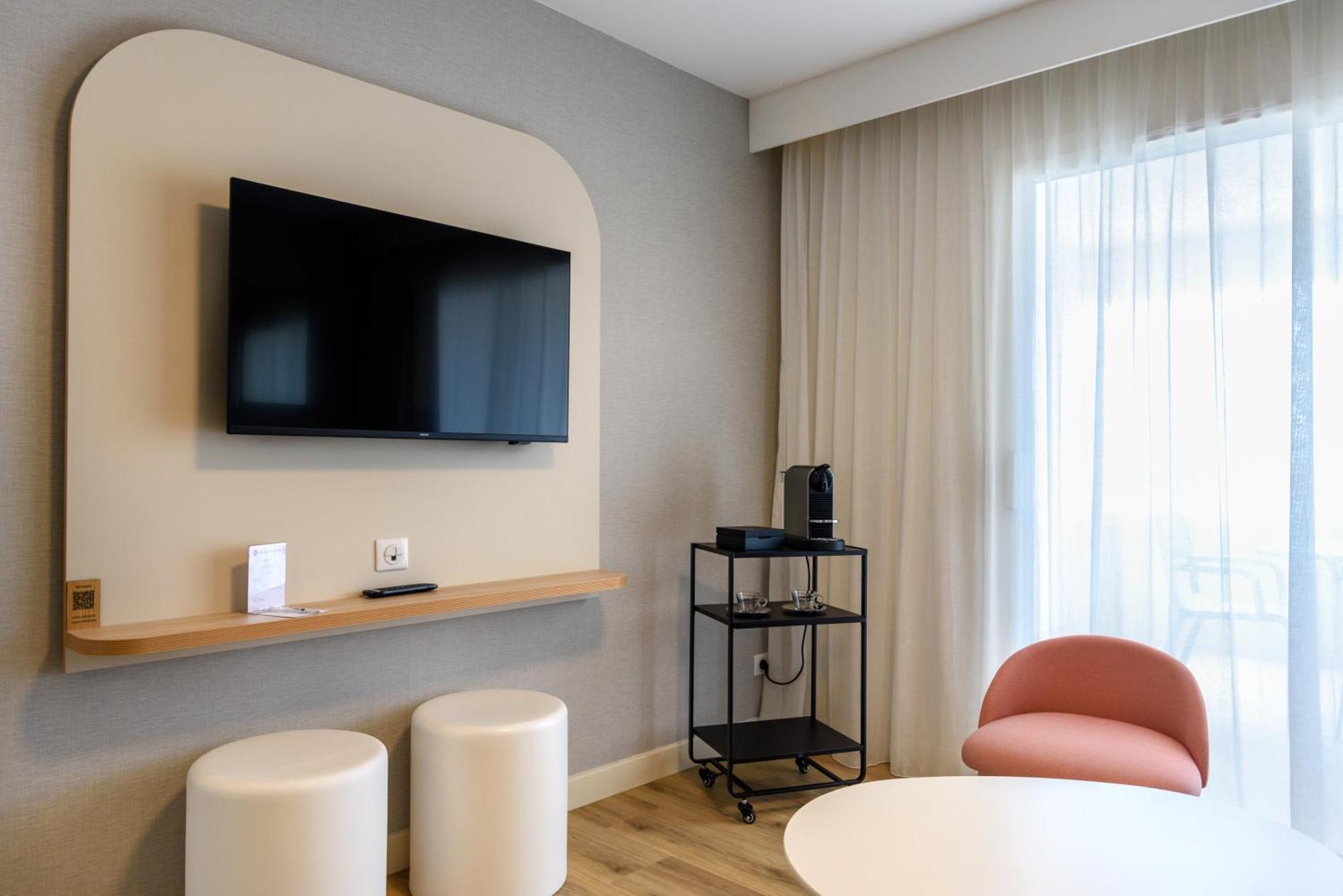 Two Bedroom Apartment 2 Bathrooms