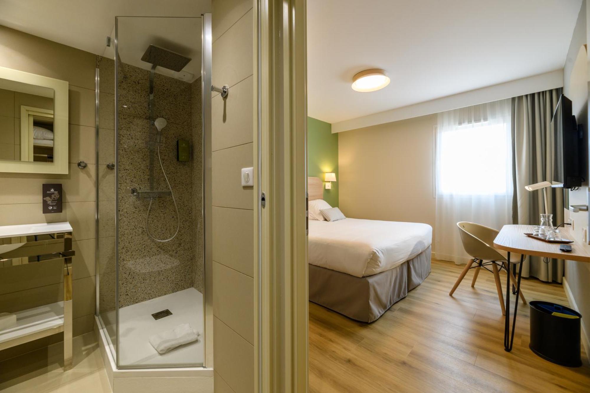 Two Bedroom Apartment 2 Bathrooms