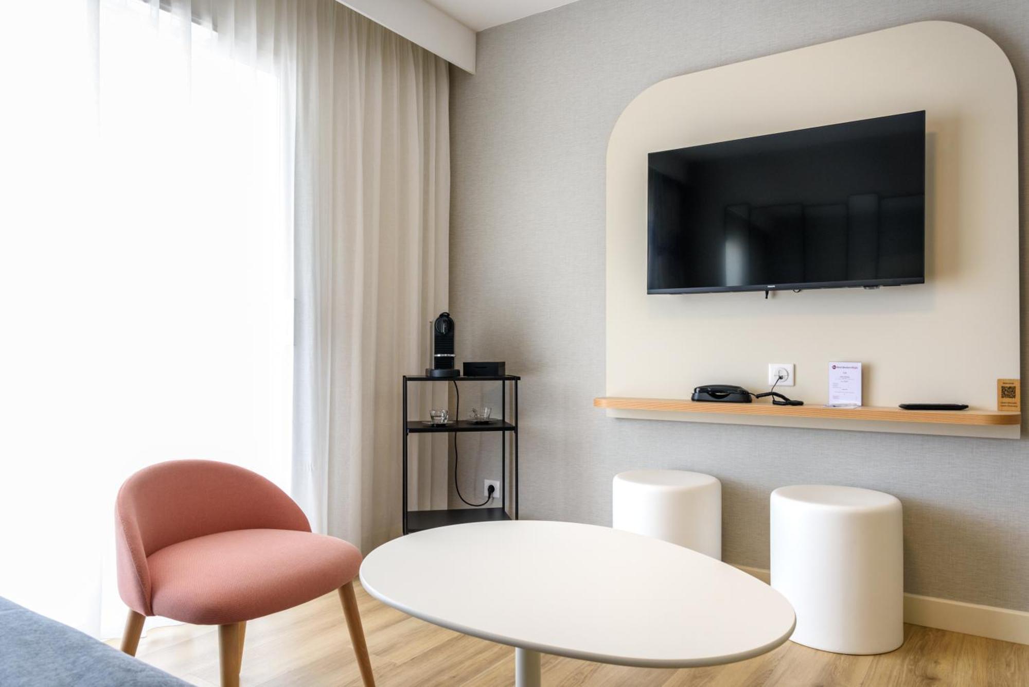 Two Bedroom Apartment 2 Bathrooms