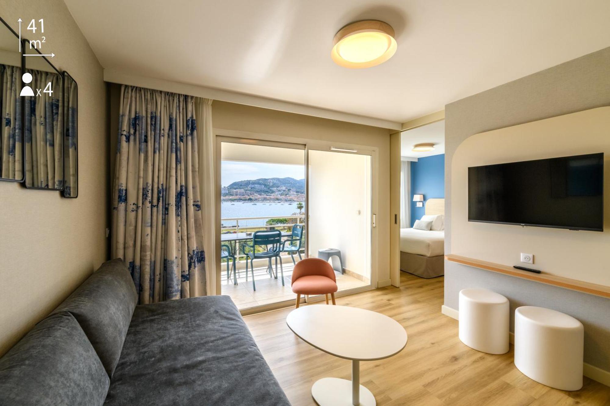 One-Bedroom Apartment separate toilet