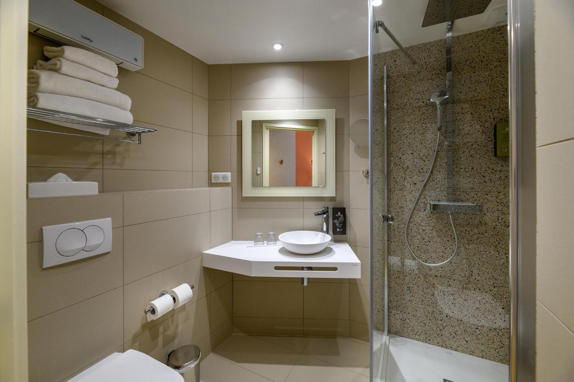 Two Bedroom Apartment 2 Bathrooms