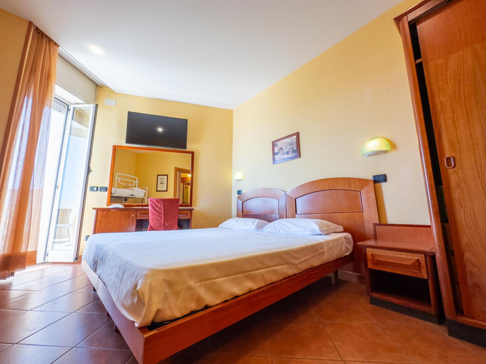 Standard Triple Room Sea View