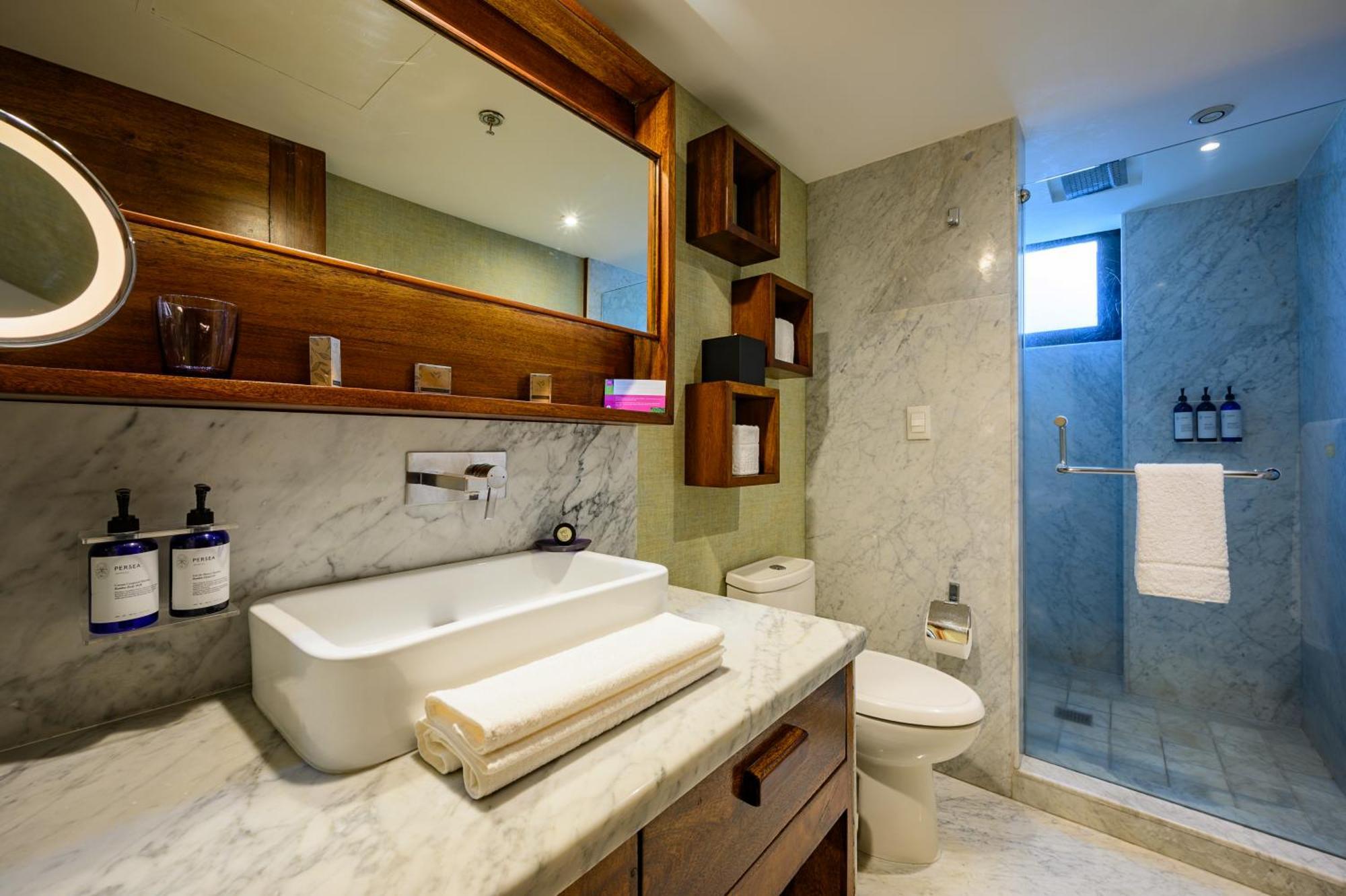 Master Suite Two Double Beds