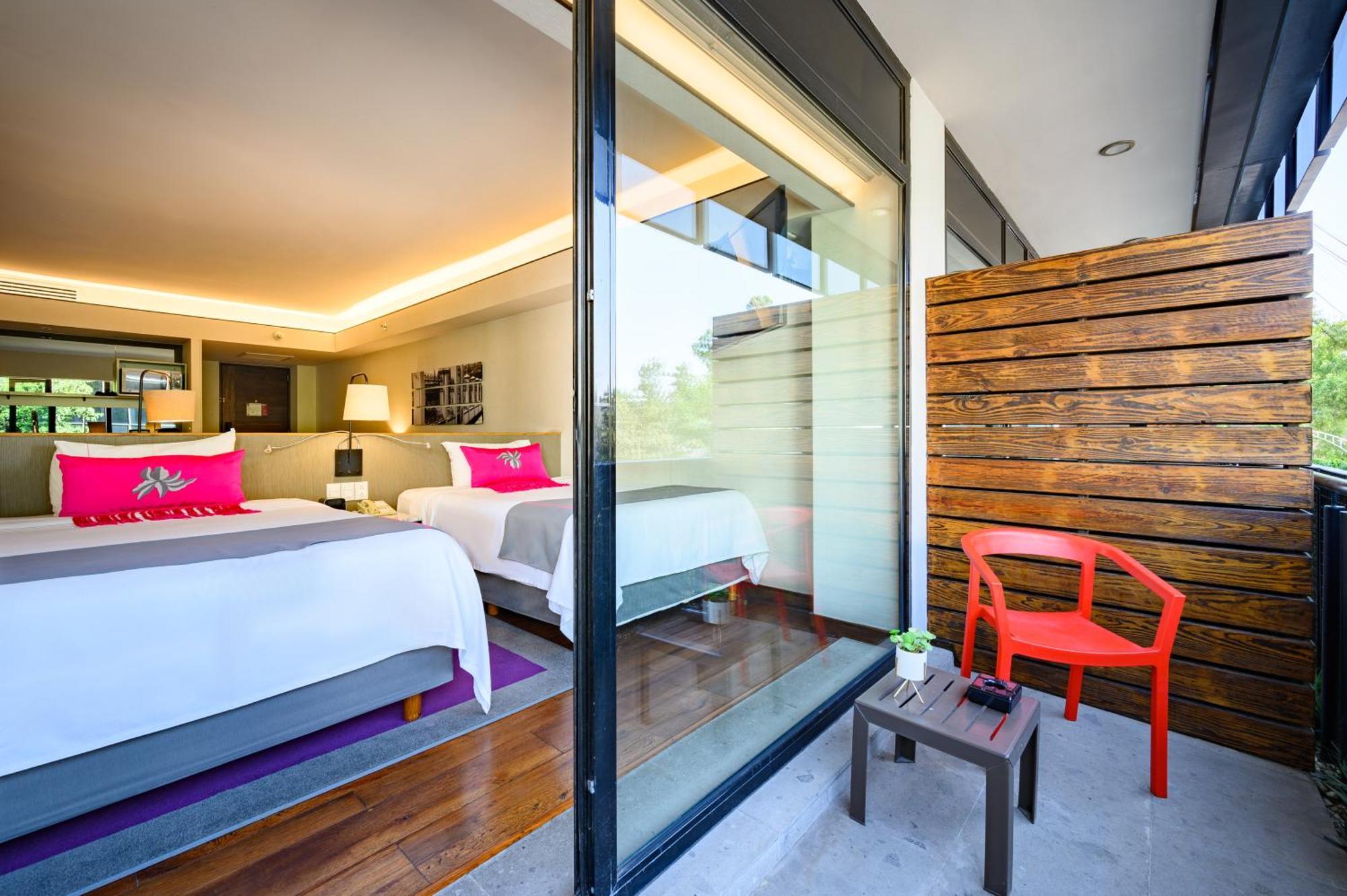 Master Suite Two Double Beds