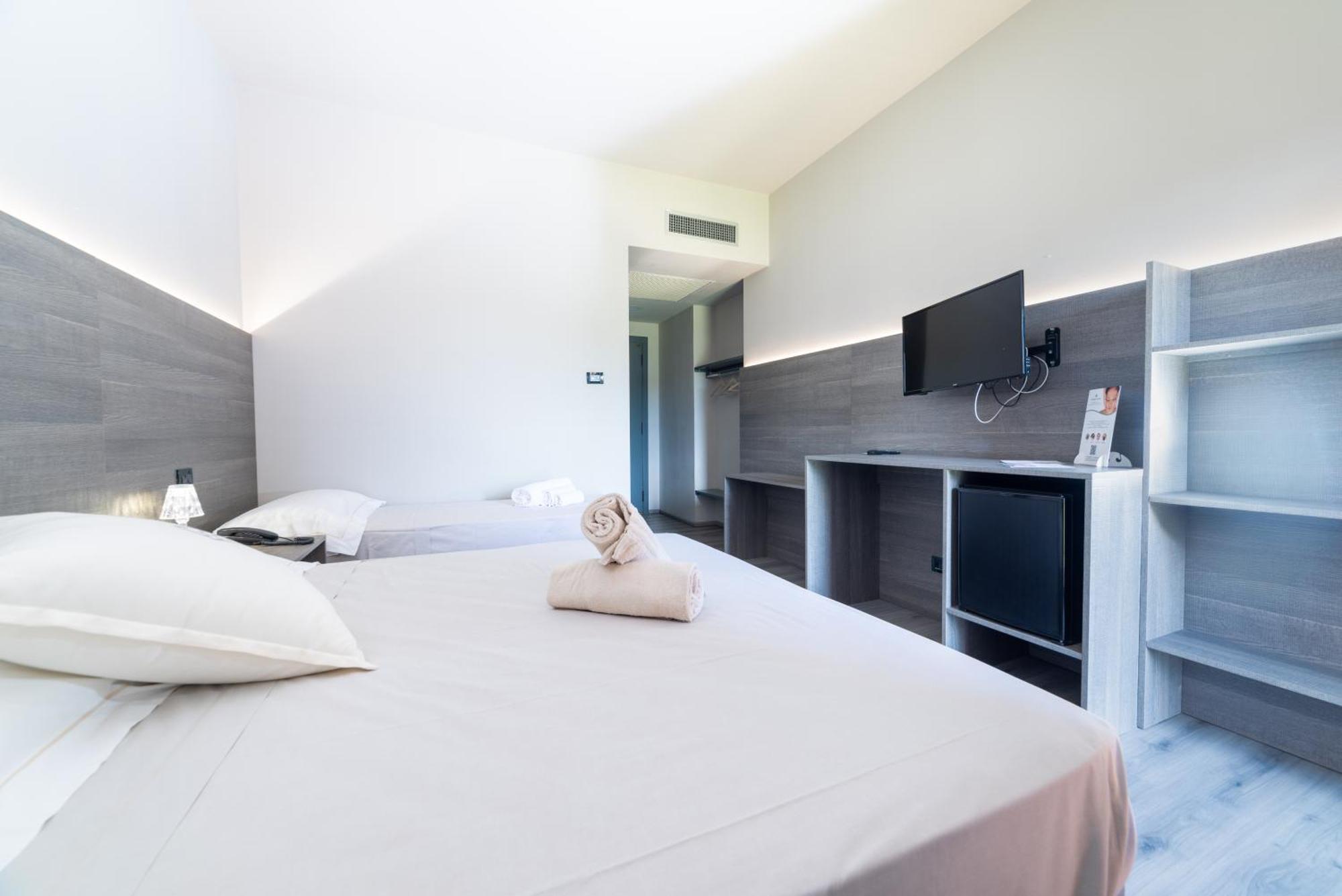 Double or Twin Room Swimming Pool Access