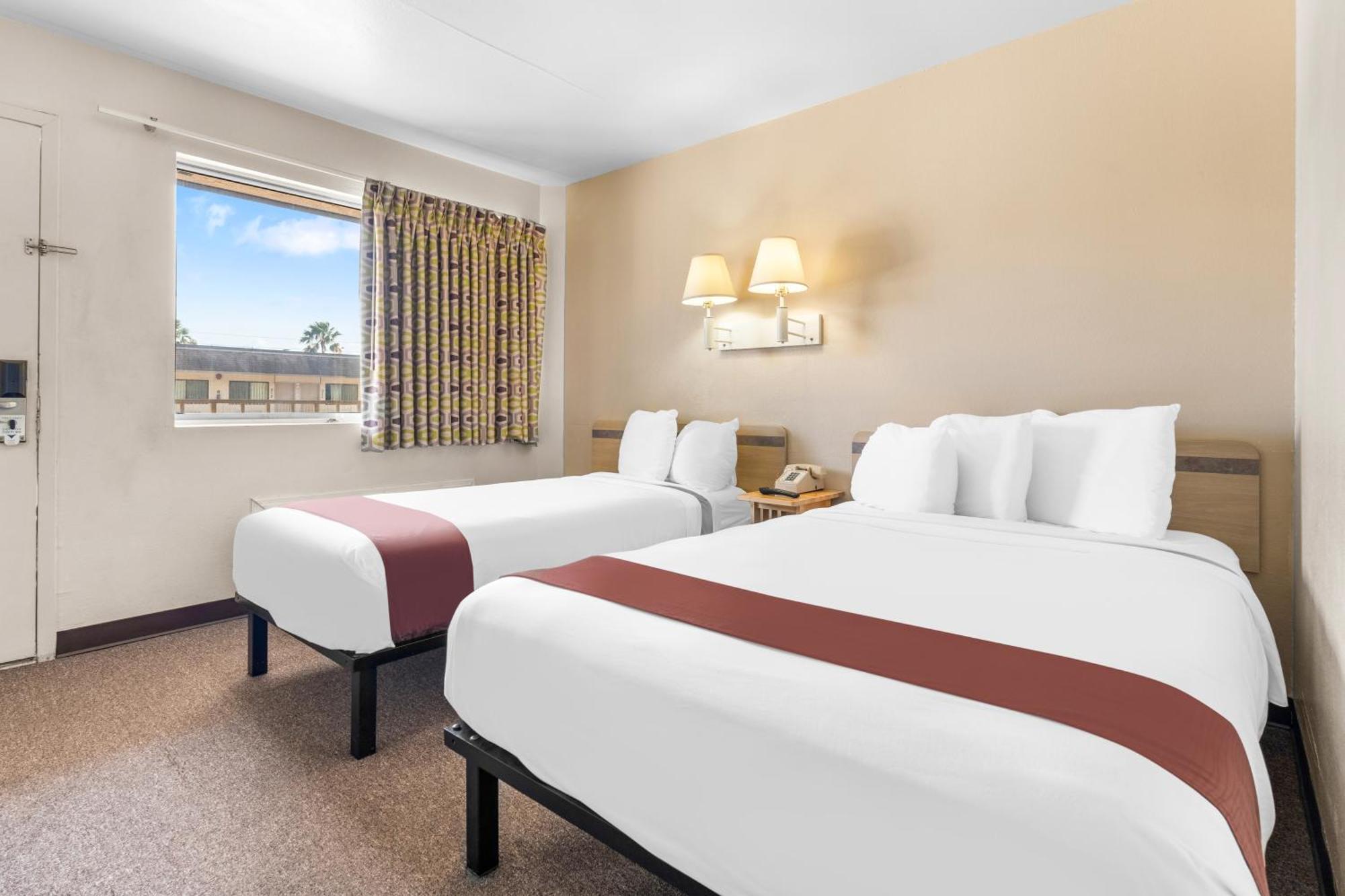 1 Double Bed 1 Twin Bed Non-Smoking