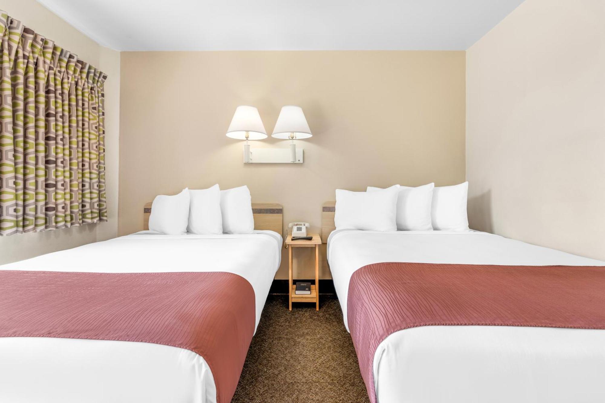 2 Double Beds Non-Smoking