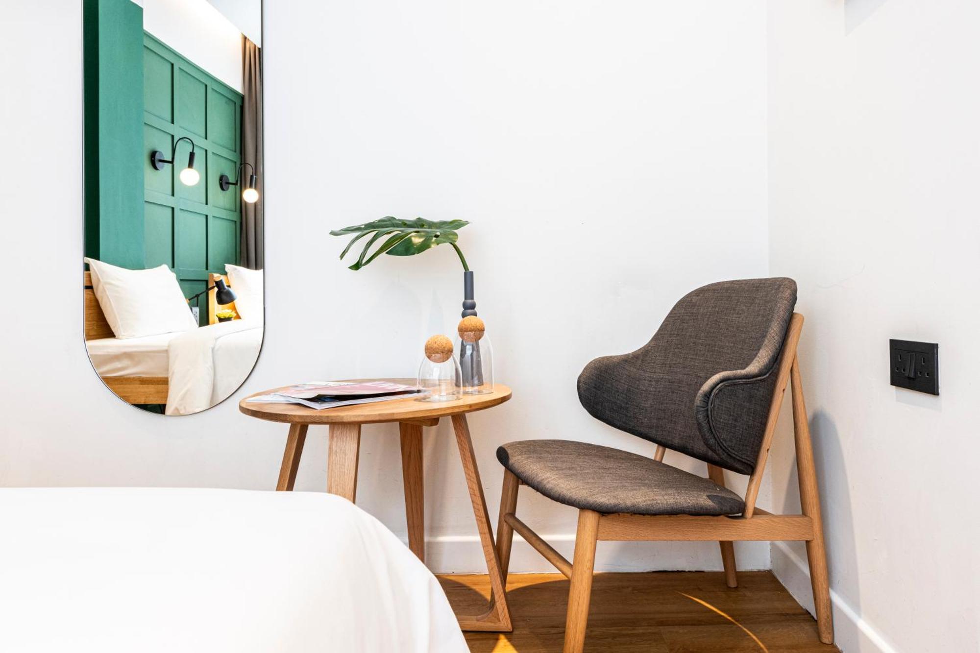 Medium Twin Room