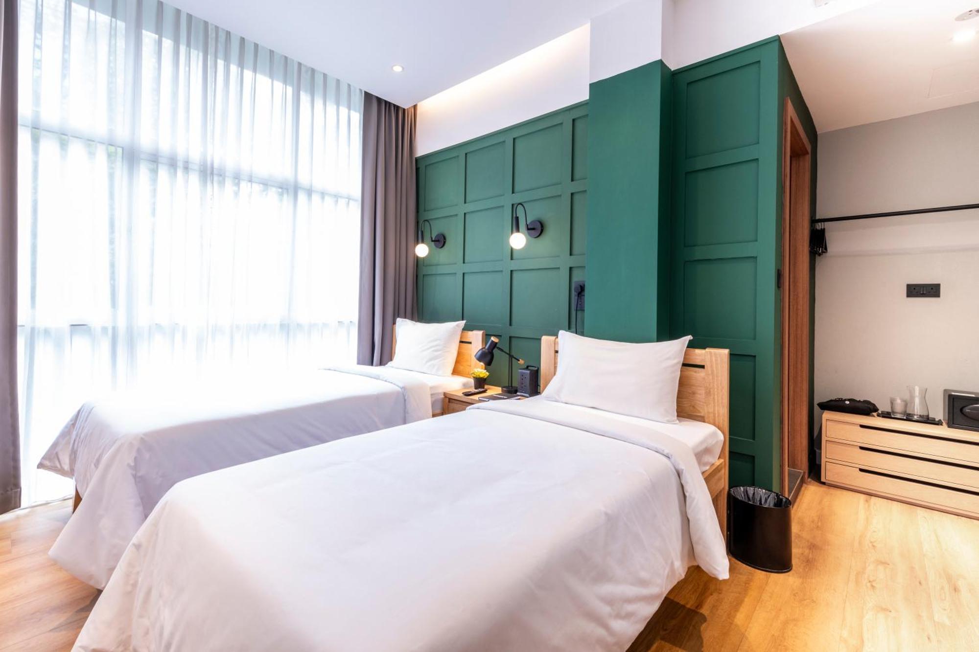 Medium Twin Room